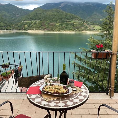 B&B La Casetta Sul Lago Colle di Tora エクステリア 写真