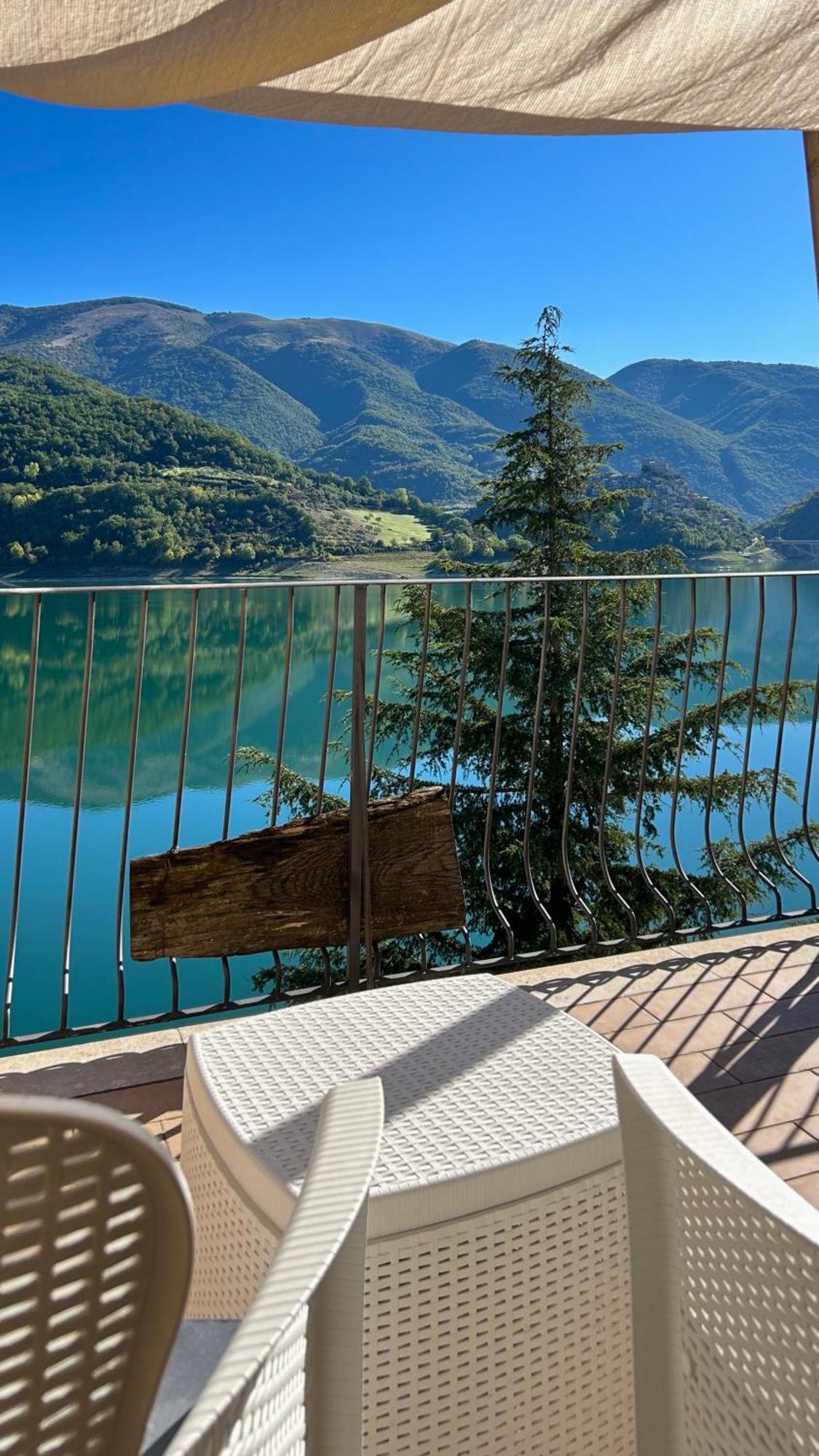 B&B La Casetta Sul Lago Colle di Tora エクステリア 写真